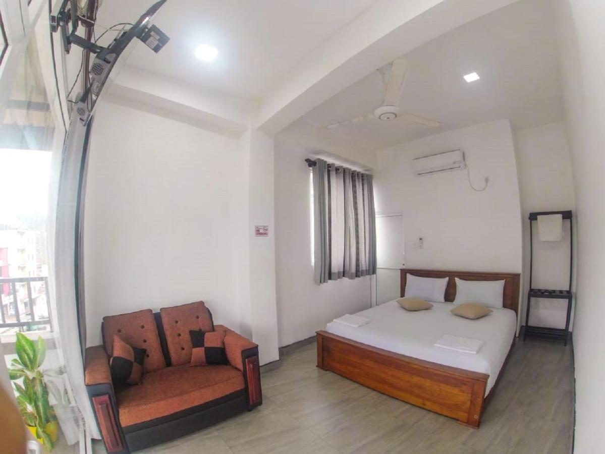 Nap Station Bed and Breakfast Kandy Esterno foto
