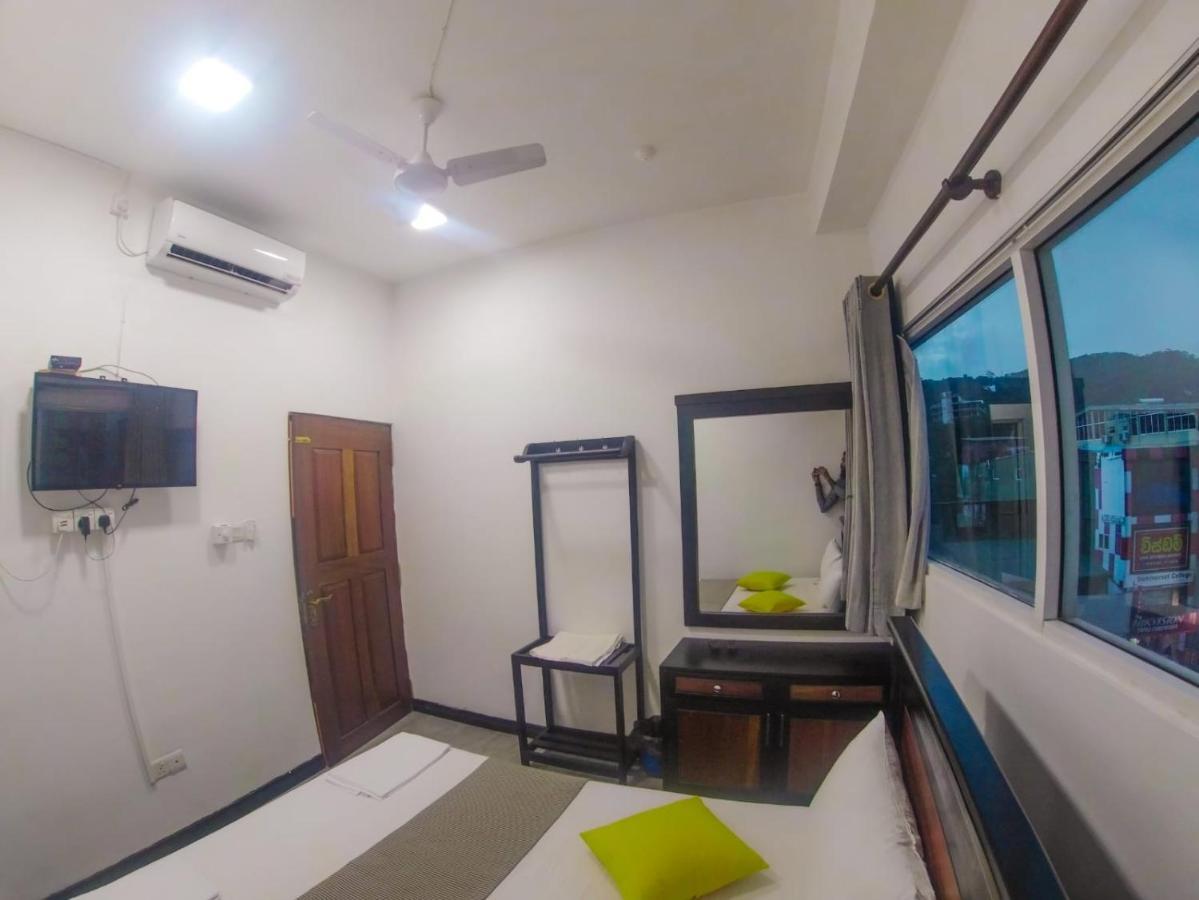 Nap Station Bed and Breakfast Kandy Esterno foto